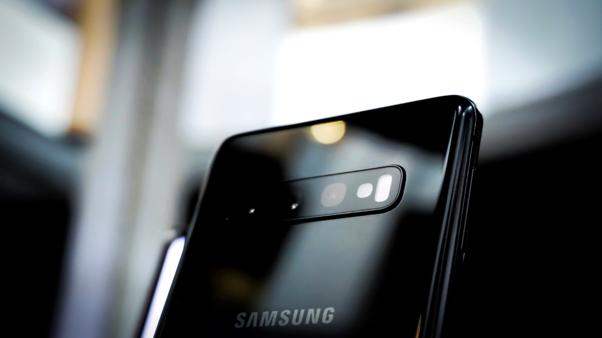 Is the Samsung Galaxy S10 Still Worth Buying in 2024? Full Review - ai image analysis software